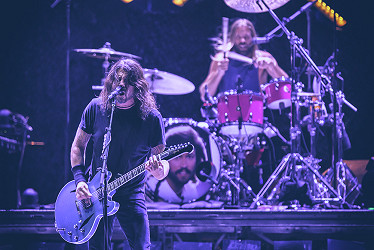 Photos: Foo Fighters rip and roar through The Forum celebrating 26 years -  Grimy Goods